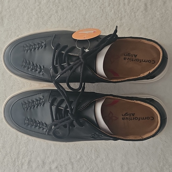 NIB Comfortiva Align Thayer Apron Toe Sneaker Black w White Sole. Size 8 & 8.5 - Picture 2 of 14